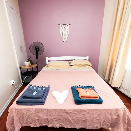 Kadikoey Merkezde Lueks Apartament *